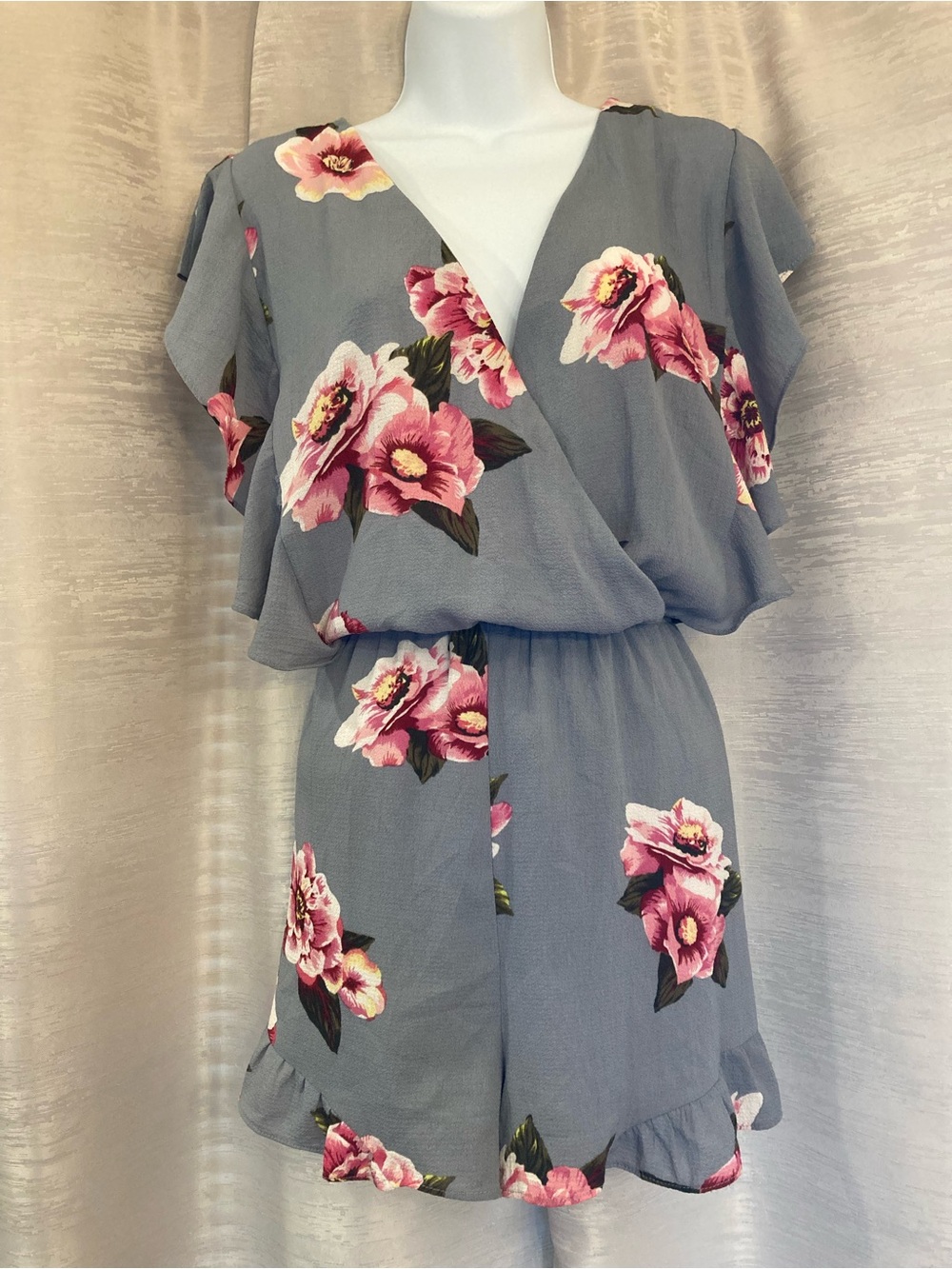 Umgee Gray Floral Wrap Romper with Pink Flowers Large